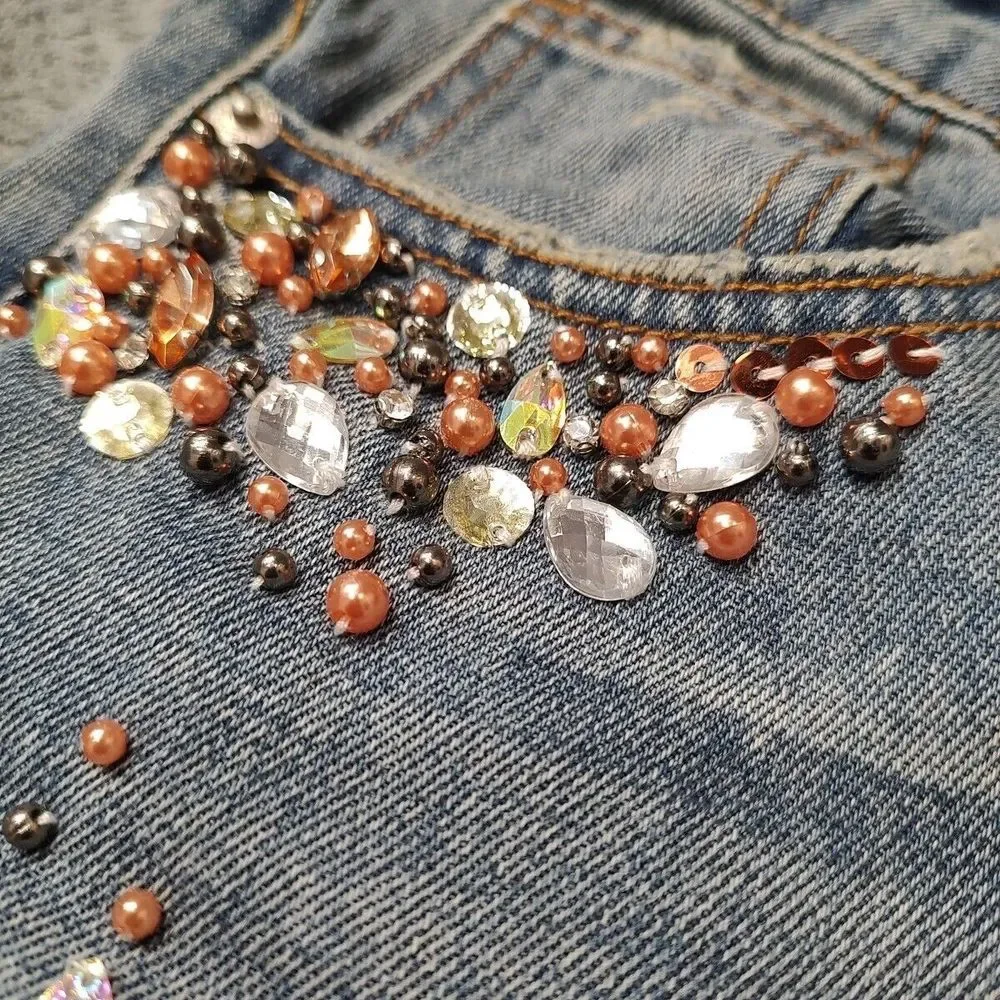Signature Eight Women's‎ Jeans Sz Small Blue Denim Distressed Embellished TWEE